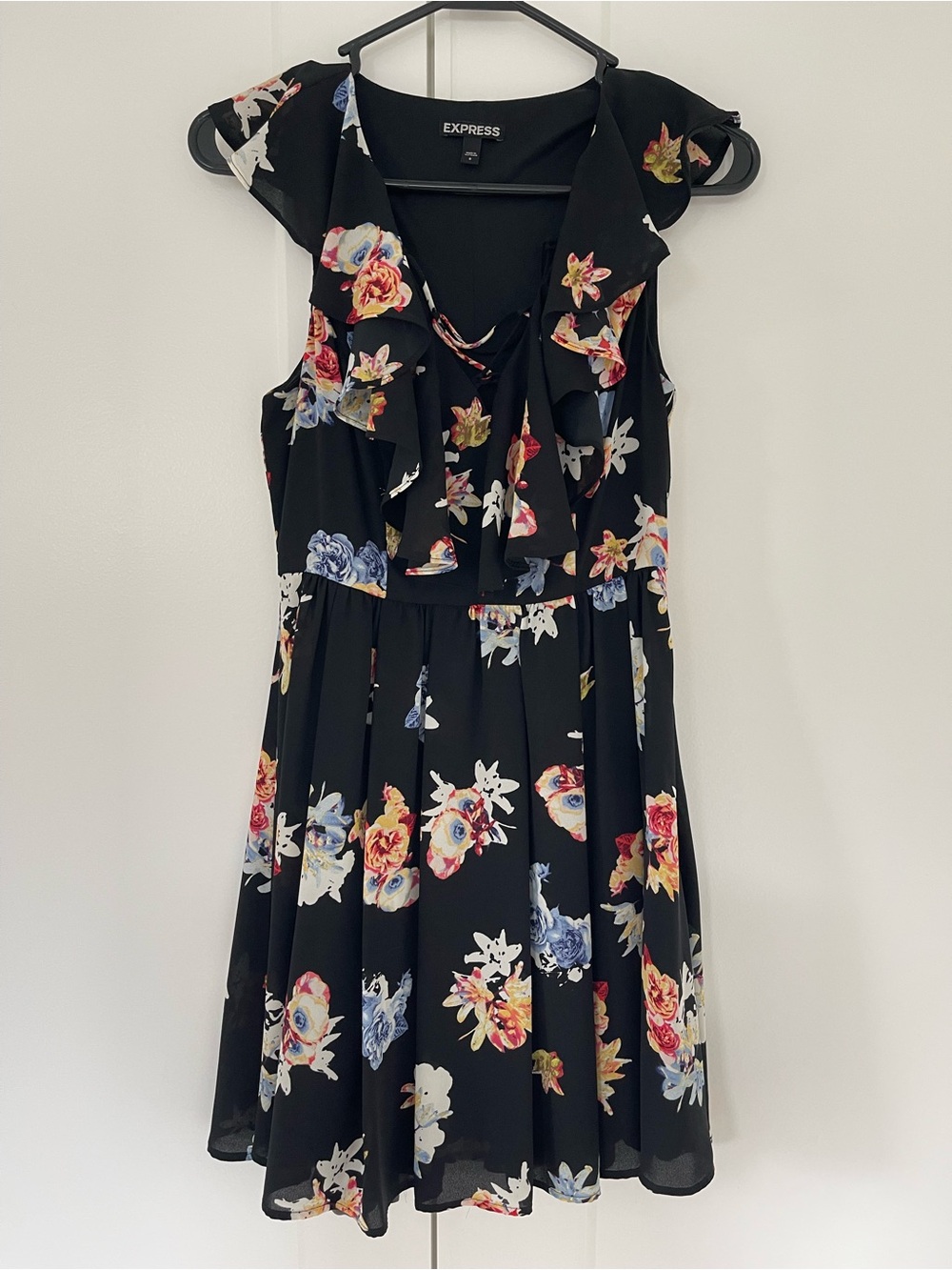 Like New • Express • Black Floral Ruffle Dress with Multicolor Blooms (Size 0)